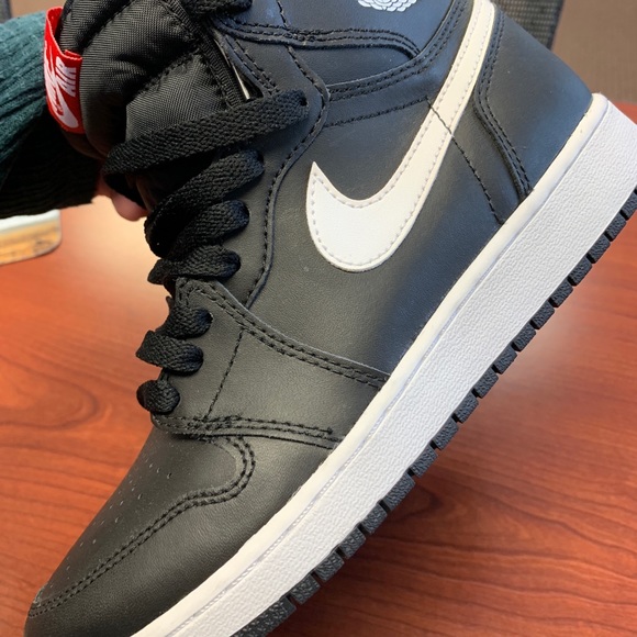 Boys Nike Air Jordan’s size 5.5 - Picture 4 of 6